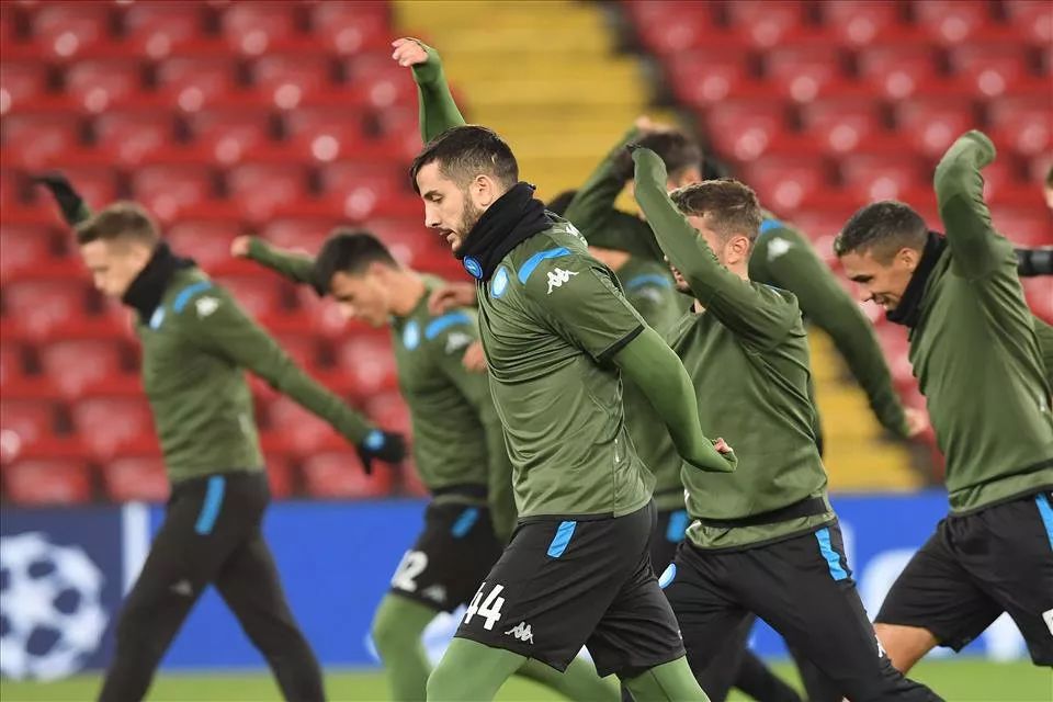 那不勒斯官宣签约备战德甲今夜利物浦门线救险——德甲节点到来，媒体一致点评：今晚毕尔巴鄂竞技备战足总杯的简单介绍