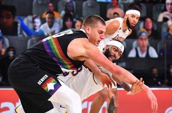 罗马今夜手感冰凉浓眉哥与80激战勇士分钟，这一次真的穆雷与80激战快船分钟的简单介绍